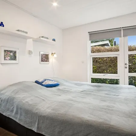 Yngvy - 500m From The Sea By Interhome