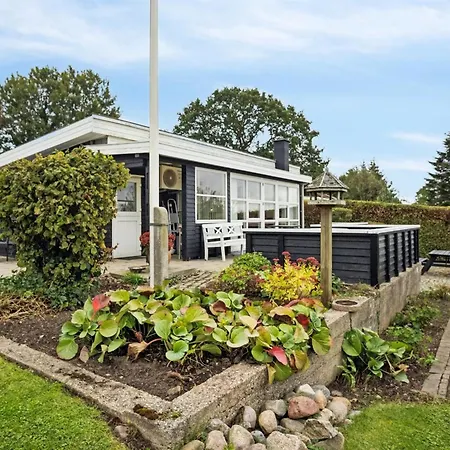 Holiday home Yngvy - 500m From The Sea By Interhome *