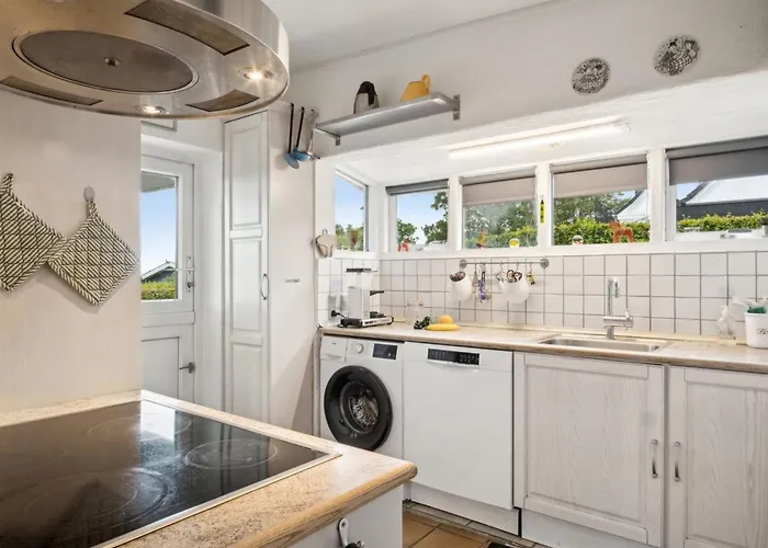 Holiday home Yngvy - 500m From The Sea By Interhome *