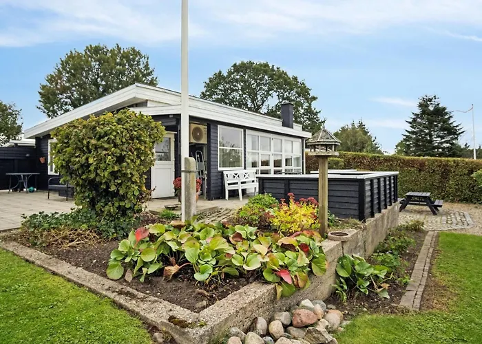 Holiday home Yngvy - 500m From The Sea By Interhome *