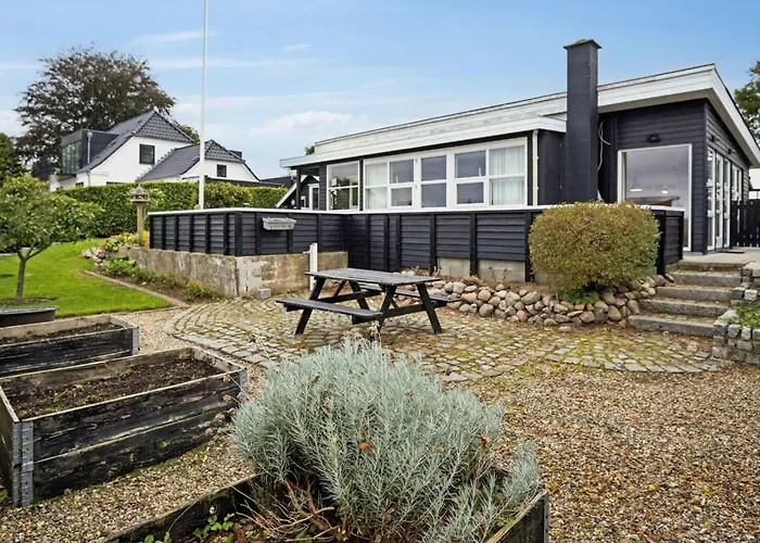 Yngvy - 500m From The Sea By Interhome